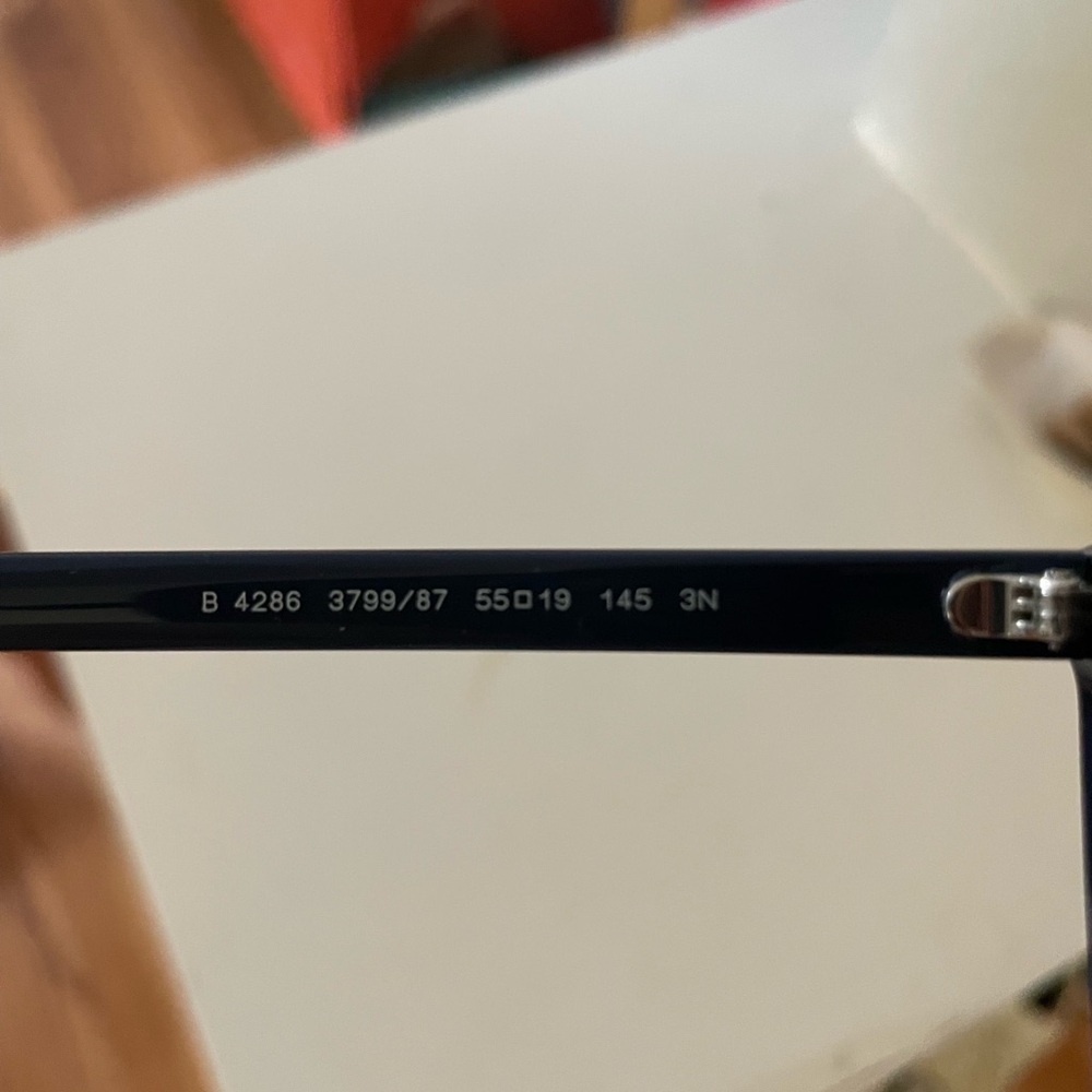 Burberry Sunglasses - Picture 7 of 7